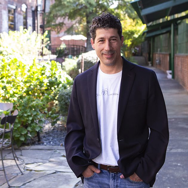 Enrique-Alvarez-Modal Enrique Alvarez